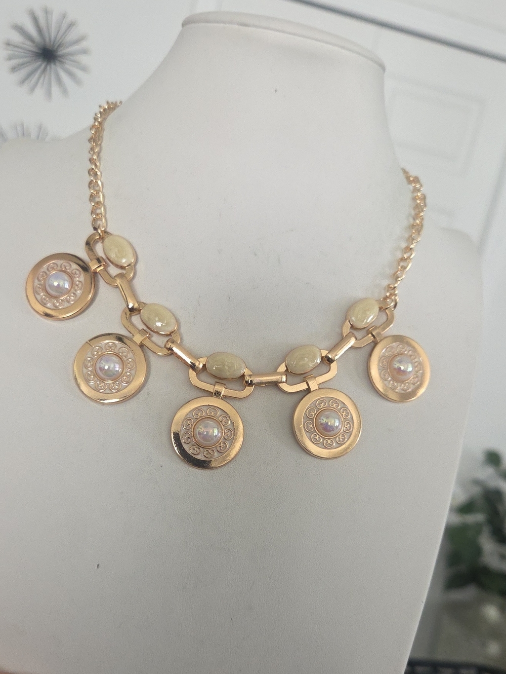 Paparazzi Alluring Ambiance Gold Necklace NWT